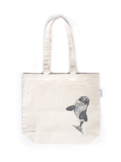 Orca tote bag featuring an ink sketch by Kelowna based artist Jennifer Delaney. Handmade, minimalistic, and ethical.