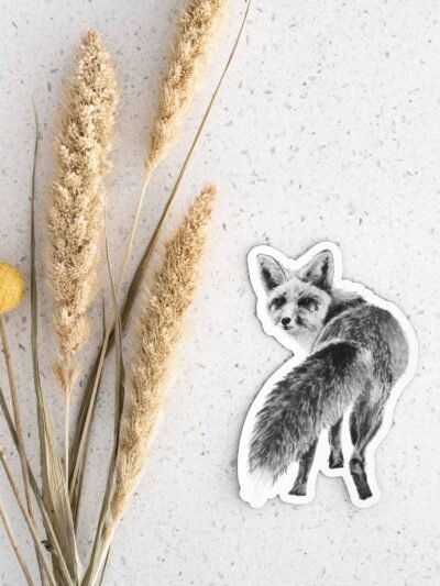 This fox magnet is made from Kelowna-based artist Jennifer Delaney. Its minimalistic style ensures the perfect fit on any fridge! It features art made with pen and marker. Cute animal magnets.